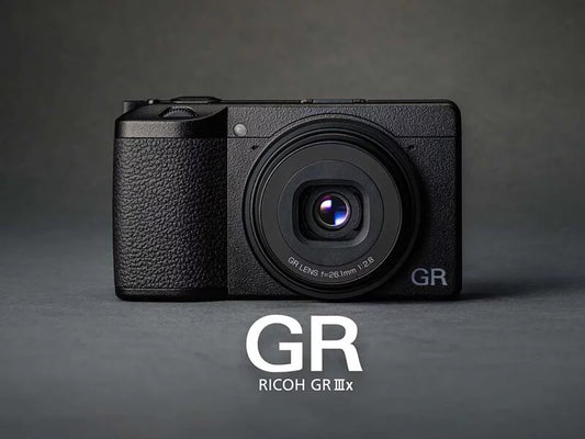 Ricoh GR III x